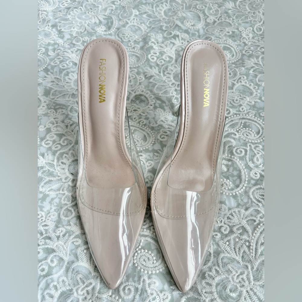Fashion Nova 9W clear heels